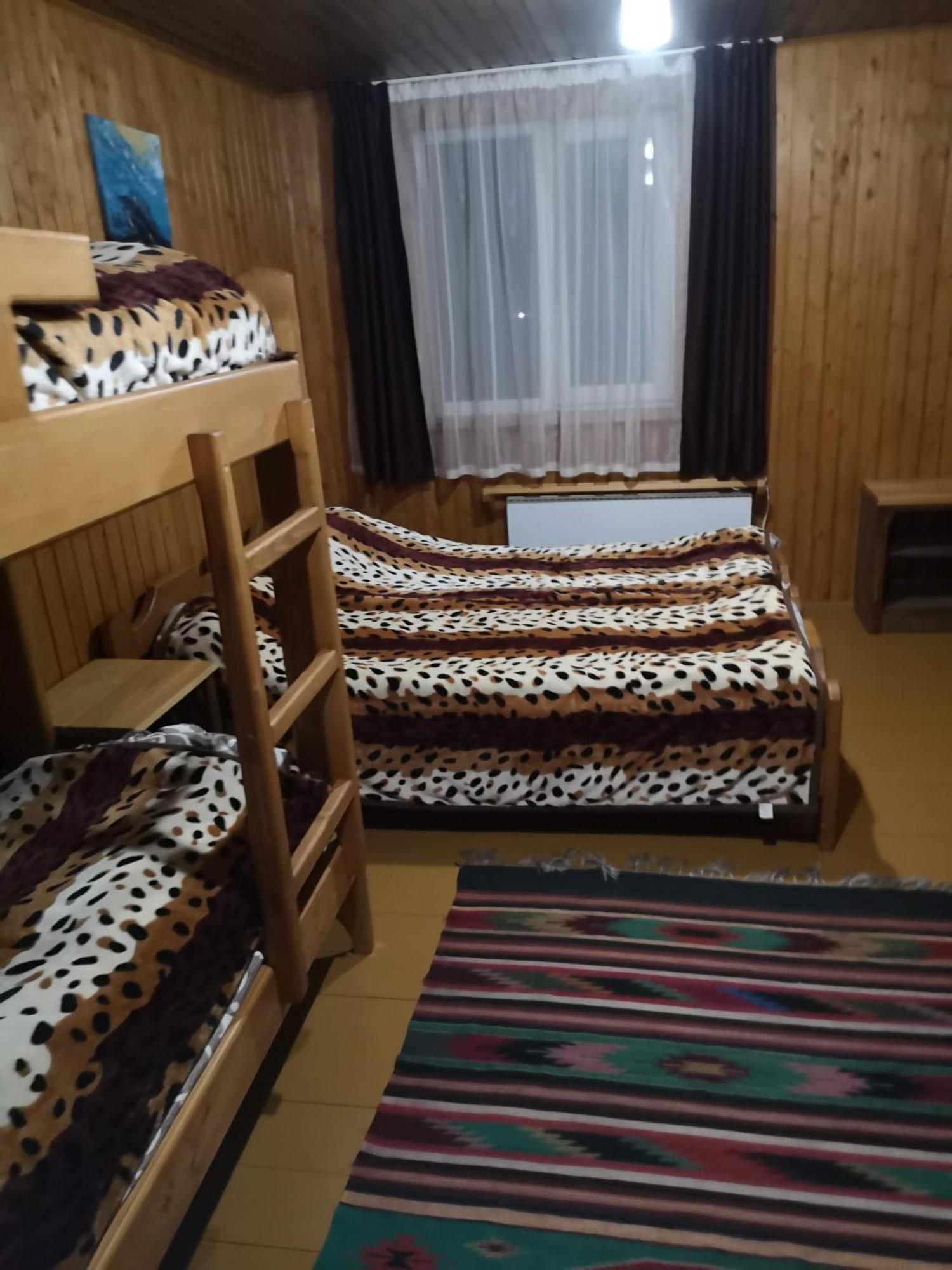 Рада Дараба Hotel Krasnik Eksteriør billede