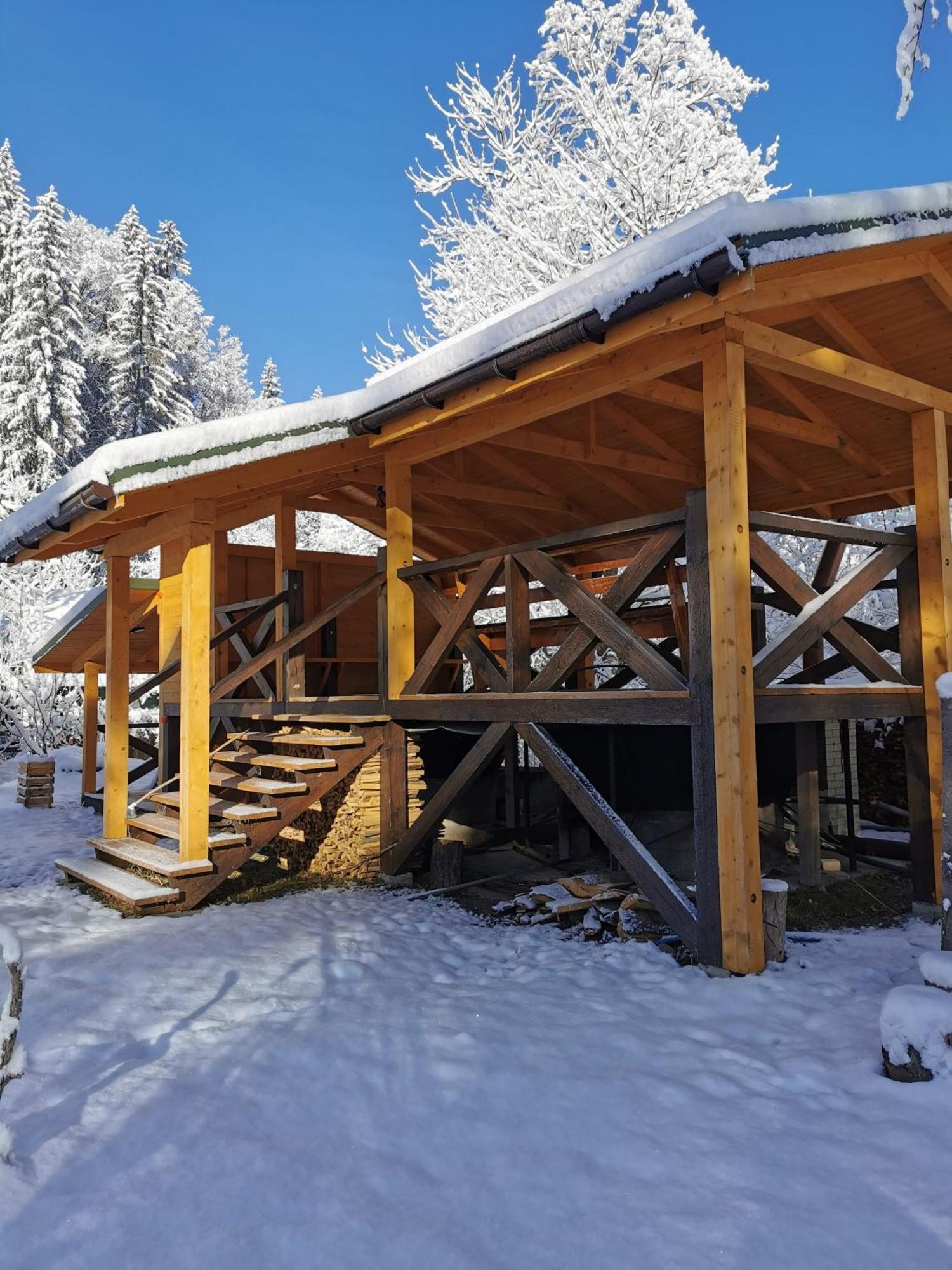 Рада Дараба Hotel Krasnik Eksteriør billede