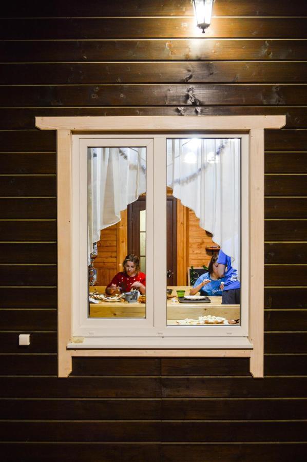 Рада Дараба Hotel Krasnik Eksteriør billede